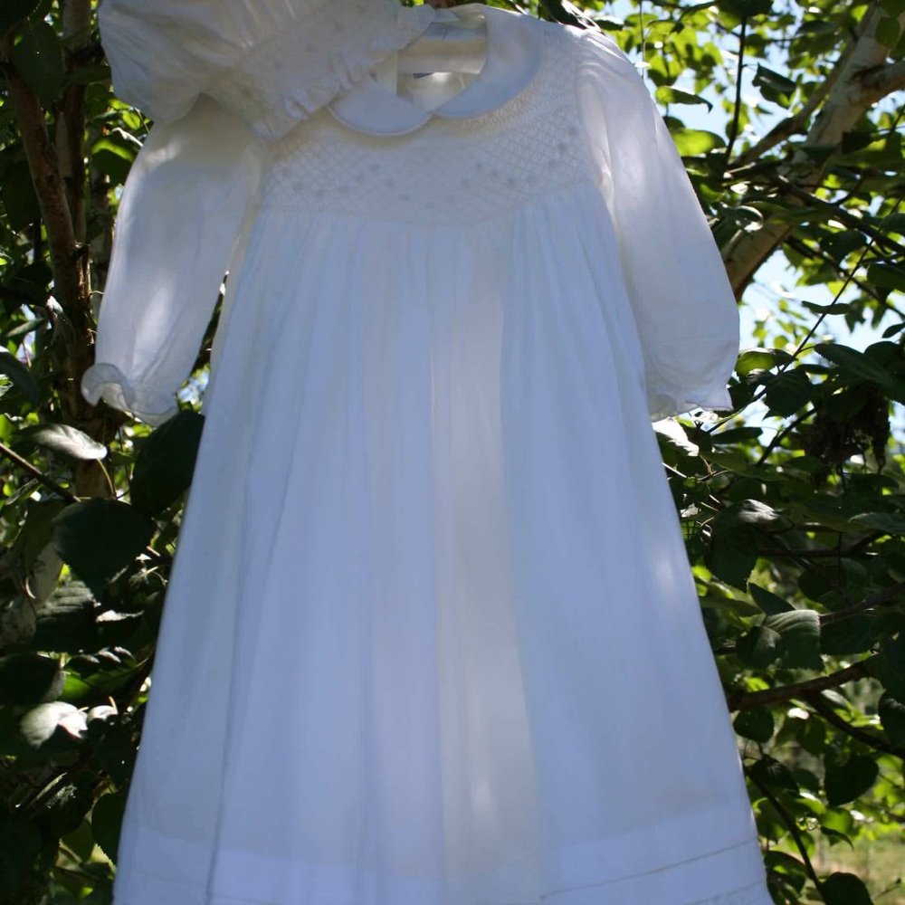 Girls Baptismal Gown 100% Cotton Hand Smocked with bonnet. - Picture 2 of 5